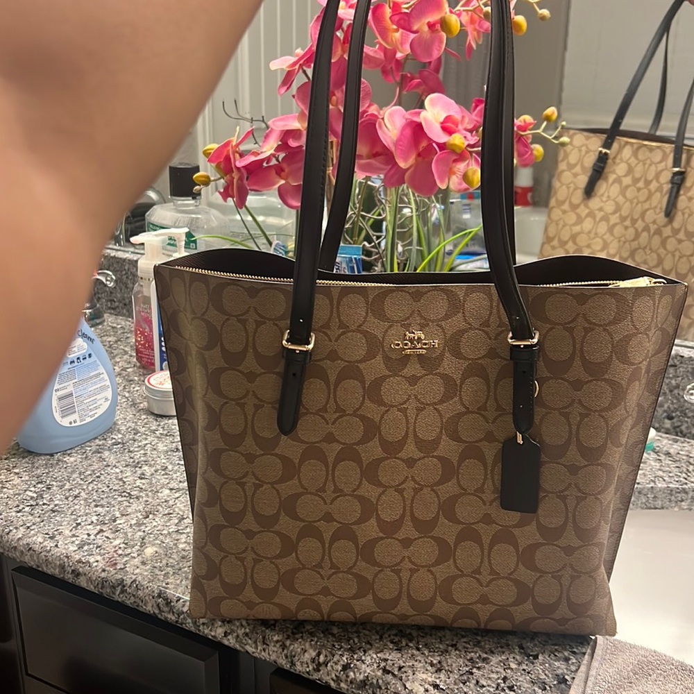 Authentic like new Mollie Tote Coach bag in signature canvas